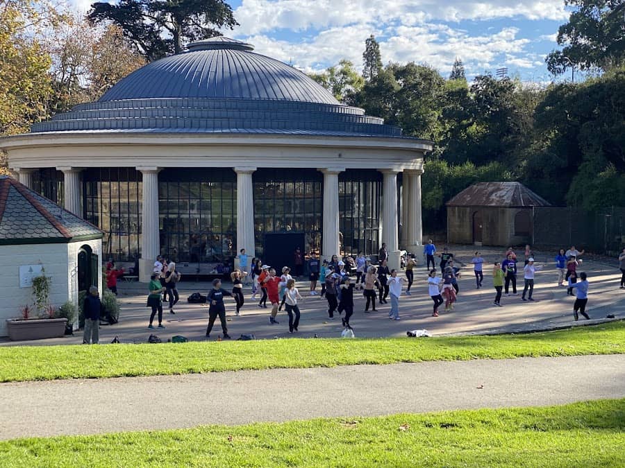 Carousel Ride & Food Kiosk GGP