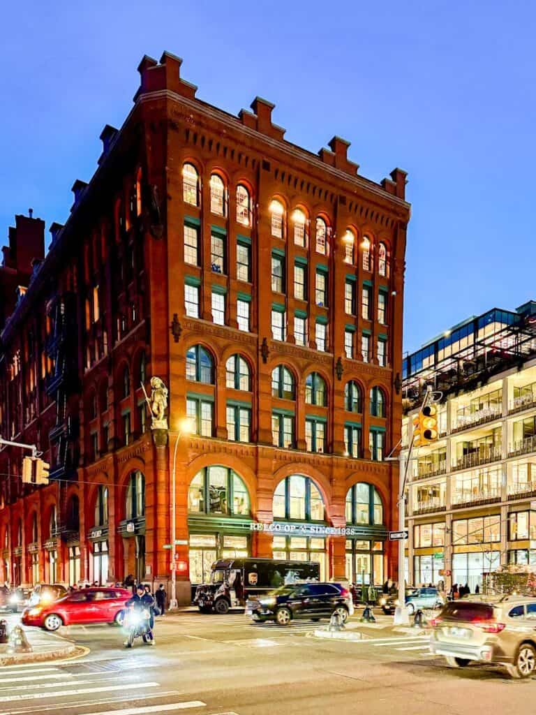 Puck Building